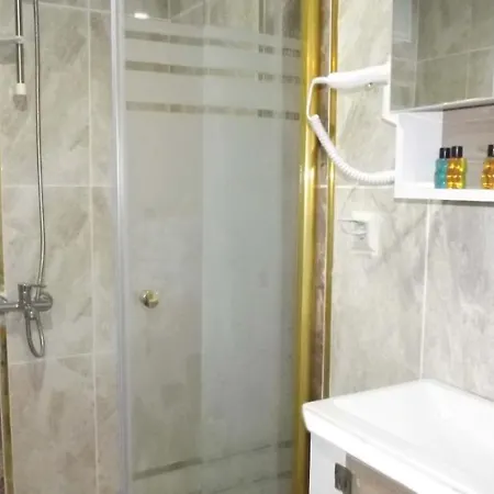 Gokce Hotel *